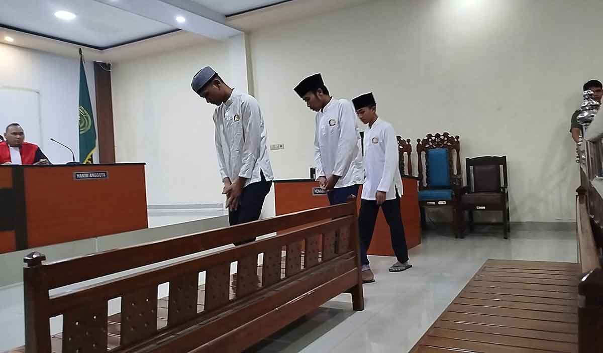 Suasana sidang kasus pembunuhan dan pemerkosaan  di PN Jombang.