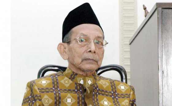KHA Muchith Muzadi