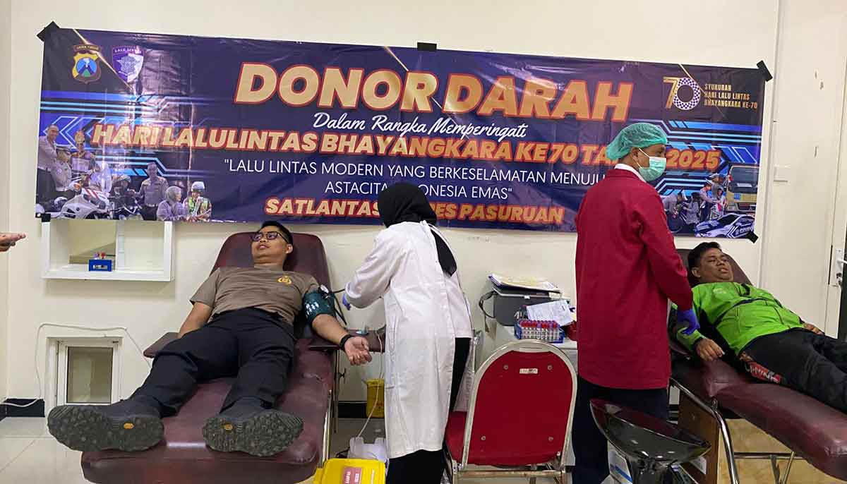 Giat donor darah yang digelar Satlantas Polres Pasuruan dalam rangka memperingati Hari Lalu Lintas Bhayangkara ke-70.