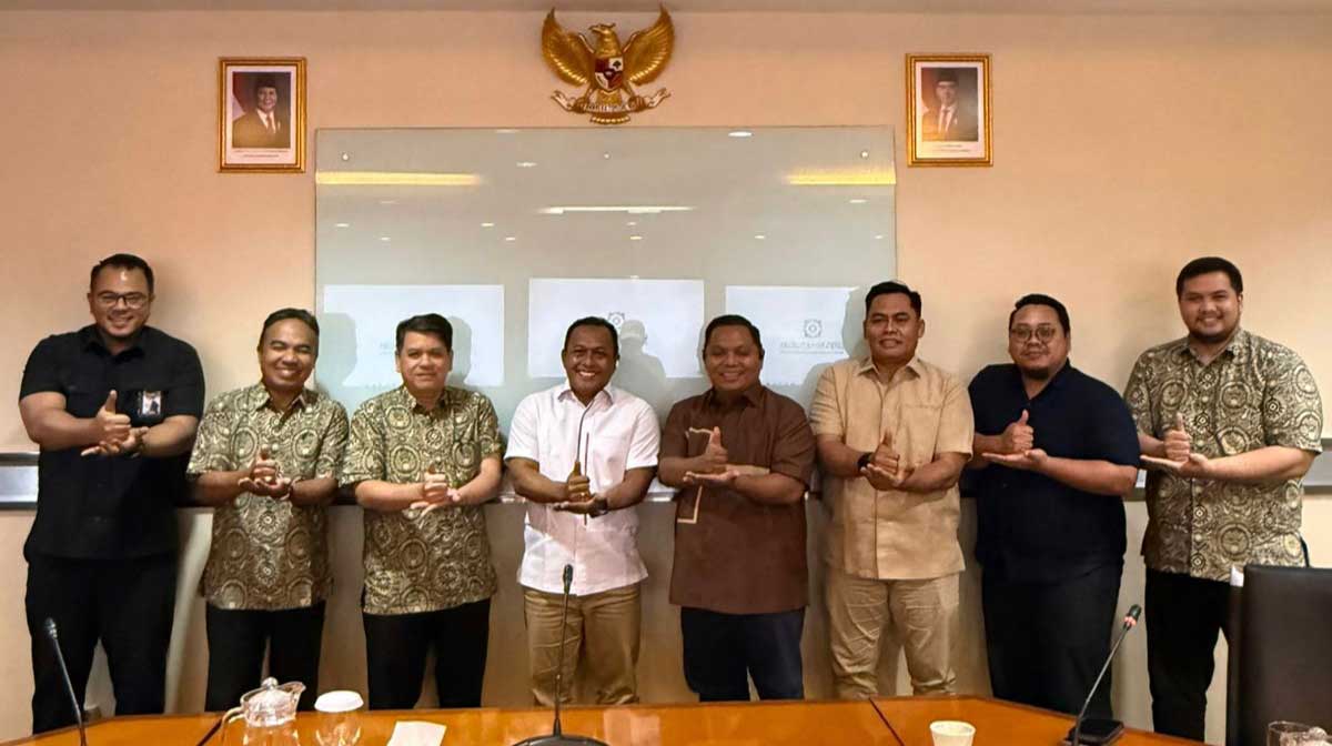 Wakil Bupati Pamekasan Sukriyanto bersama para anggota dewan saat melakukan koordinasi langsung dengan BPJS Kesehatan.