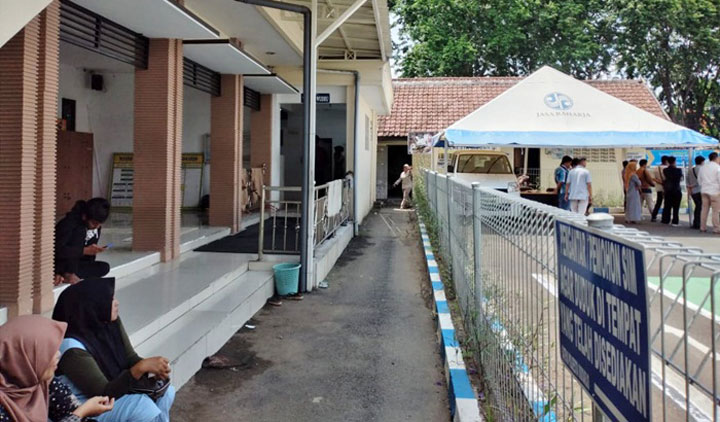 Lokasi masjid yang berada di halaman Polresta Sidoarjo.