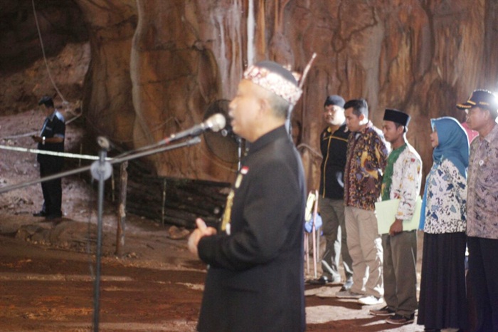Ketua DPRD dan Forkopimda Tuban Gelar Upacara HUT RI di Dalam Gua