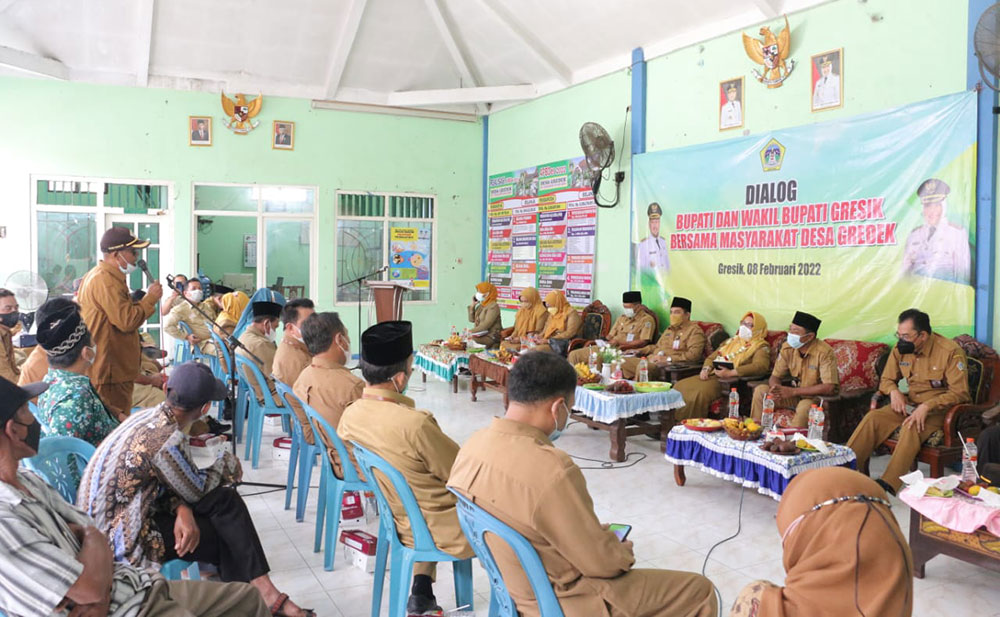 Ngantor di Desa Gredek, Wabup Gresik Ziarah dan Dialog dengan Warga