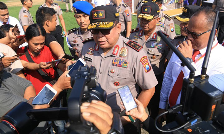 Kapolda Jatim Irjen Pol Luki Hermawan saat jumpa pers.