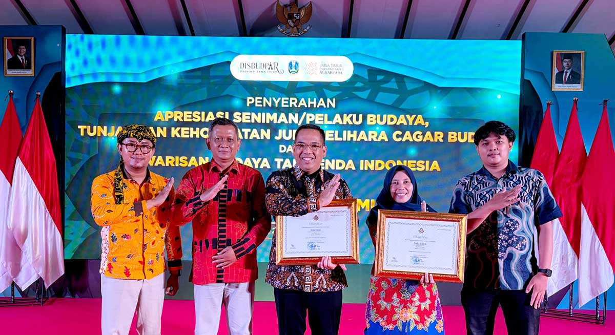 Penghargaan yang diterima Disdikbud Kota Probolinggo.