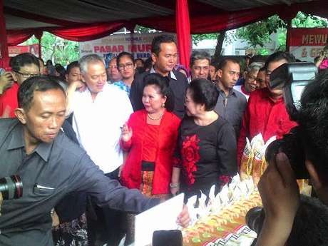 Megawati Soekarnoputri dan Tomy Winata. Foto: detik.com