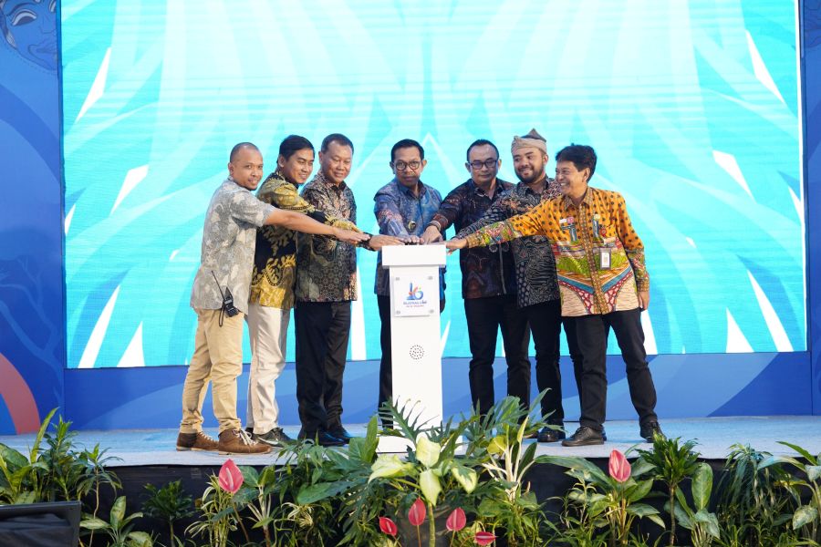 Wali Kota Batu, Nurochman (tengah) saat menghadiri Silaturahmi Nasional Indonesian Islamic Business Forum (IIBF) ke-16