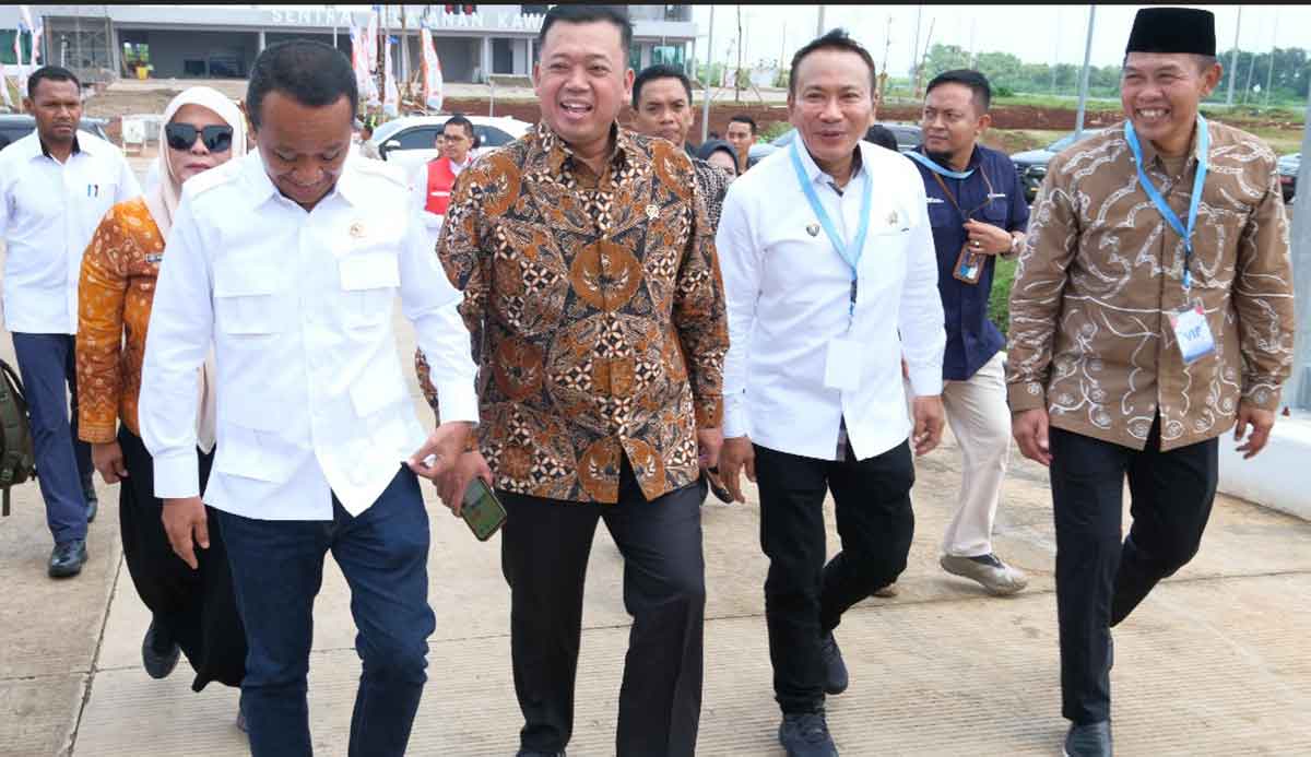 Menteri ATR/BPN saat peresmian KEK Industropolis Batang, Jawa Tengah.