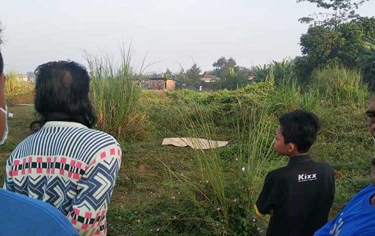 Warga Tulangan Meninggal di Lapangan Perum Jade Sudimoro, di Sampingnya Ada Botol Miras