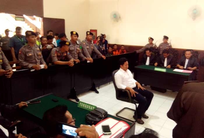 Suasana persidangan Budi Pego di PN Banyuwangi. 