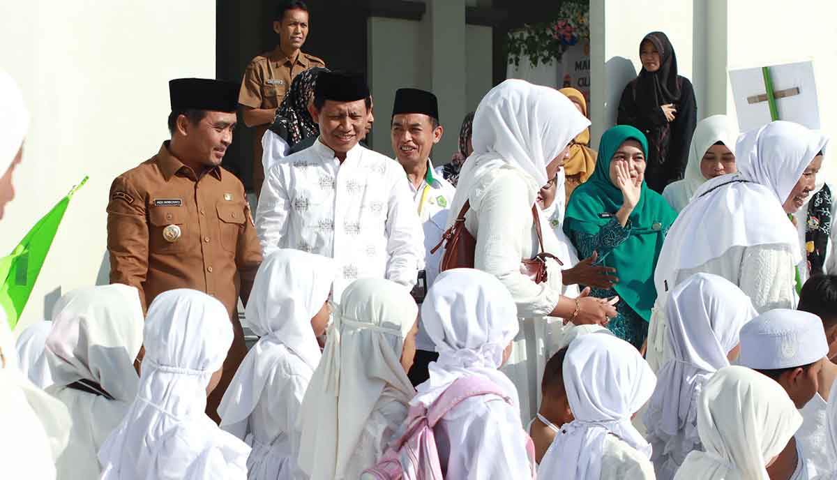 Ribuan Santri dan Santriwati Cilik di Kota Pasuruan Meriahkan Gebyar Manasik Haji