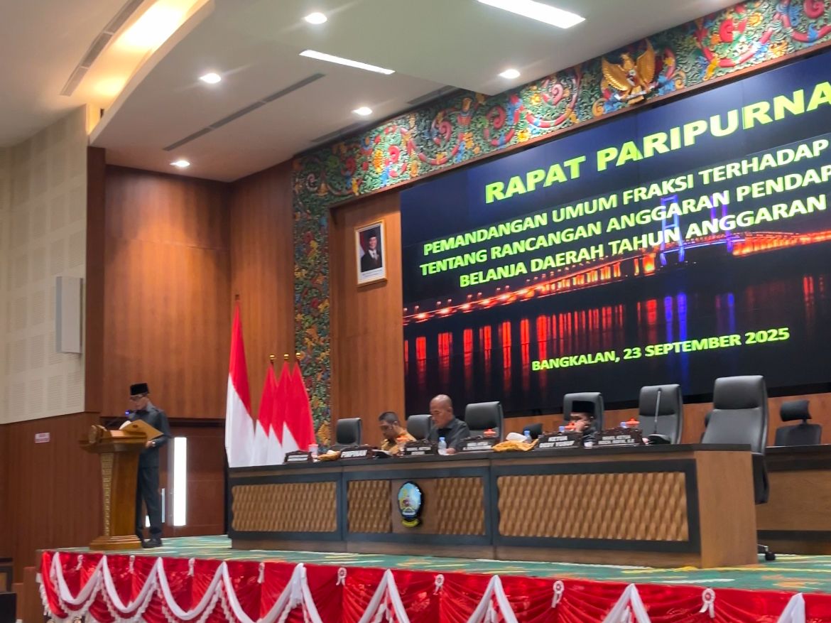 H.Musawwir saat membacakan Pandangan Umum atas Nota Keuangan Tentang RAPBD Tahun Anggaran 2026 Kabupaten Bangkalan