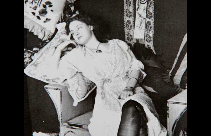 Marguerite Griffin, dalam satu pose yang sopan. foto: mirror.co.uk