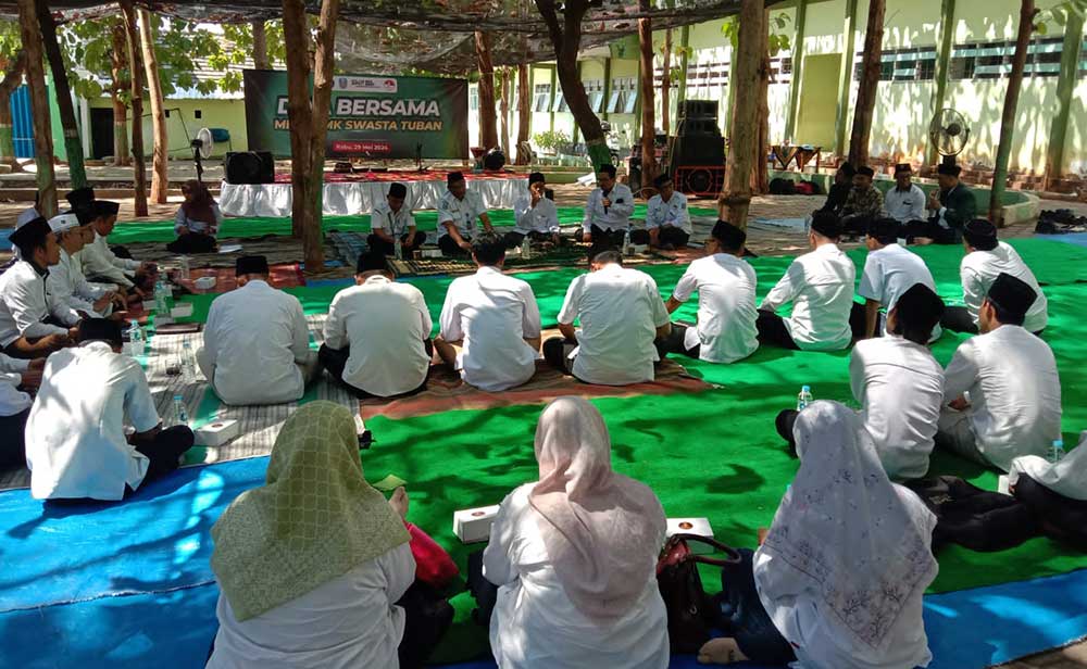 Istighotsah yang digelar MKKS SMK Swasta di Kabupaten Tuban untuk menyambut PPDB 2024/2025.