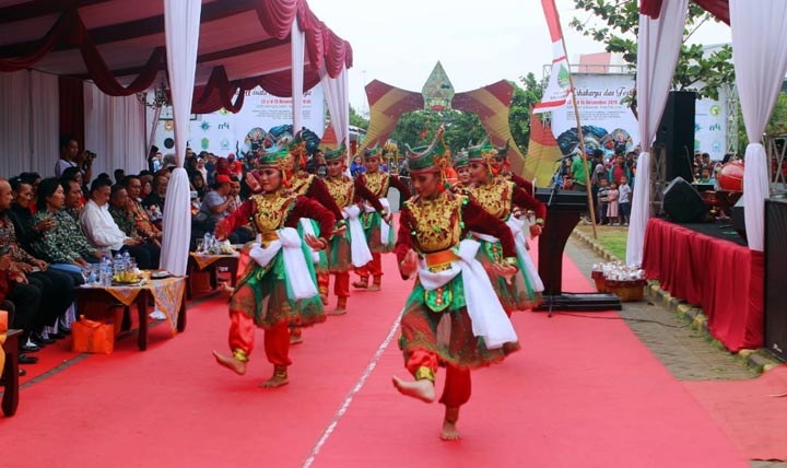 Sejumlah tari-tarian juga ditampilkan dalam pembukaan Mahakarya Seni dan Budaya Tahun 2019.