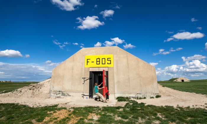 Bunker yang disiapkan untuk segala bencana. foto: guardian