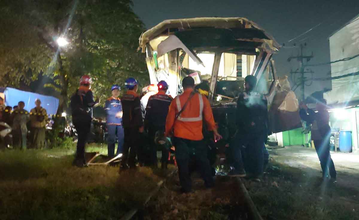 Asisten Masinis Tewas Tertemper Truk di Gresik, KAI Tempuh Jalur Hukum