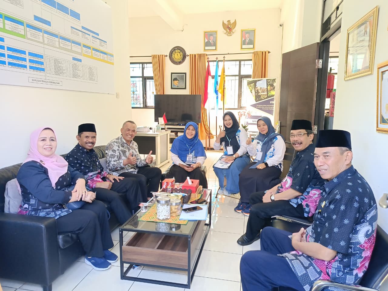Dewan Pendidikan Kota Batu (DPKB) melakukan kegiatan Monitoring dan Evaluasi (Monev) pelaksanaan Seleksi Penerimaan Murid Baru (SPMB) Tahun Ajaran 2026/2027 