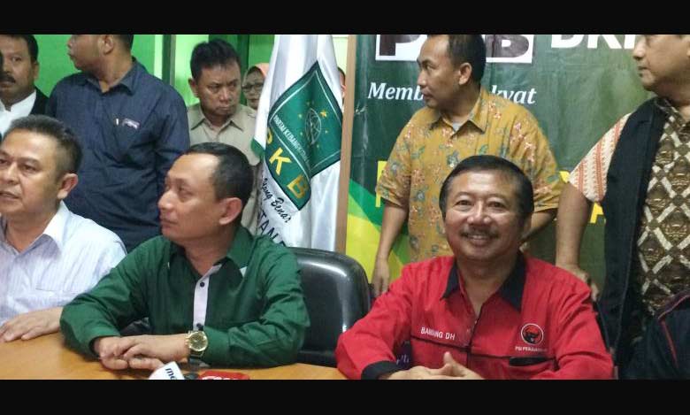 Ketua DPW PKB DKI Jakarta, Hasbiallah Ilyas (kiri) dan Ketua DPD PDI-P DKI Jakarta Bambang DH di kantor DPW PKB DKI Jakarta, Selasa (2/8).