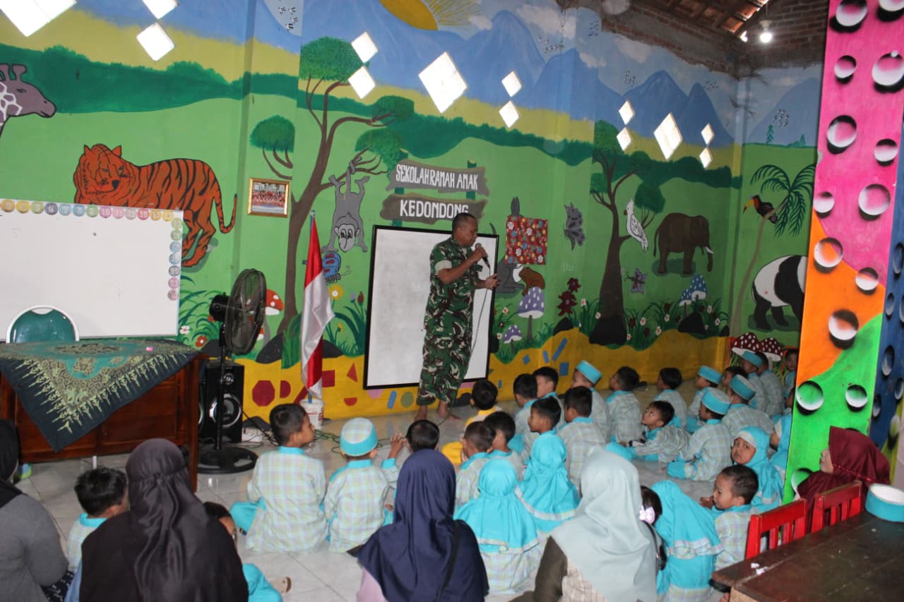 Satgas TMMD 126 sosialisasi Wawasan Kebangsaan di TK Dharma Wanita Persatuan Kedondong. foto ist