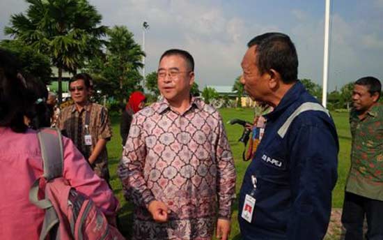 Presiden PetroChina, Gong Bencai saat mengunjungi kantor JOB P-PEJ di Desa Rahayu, Kecamatan Soko, Tuban. (ft- eky nurhadi/ BANGSAONLINE)