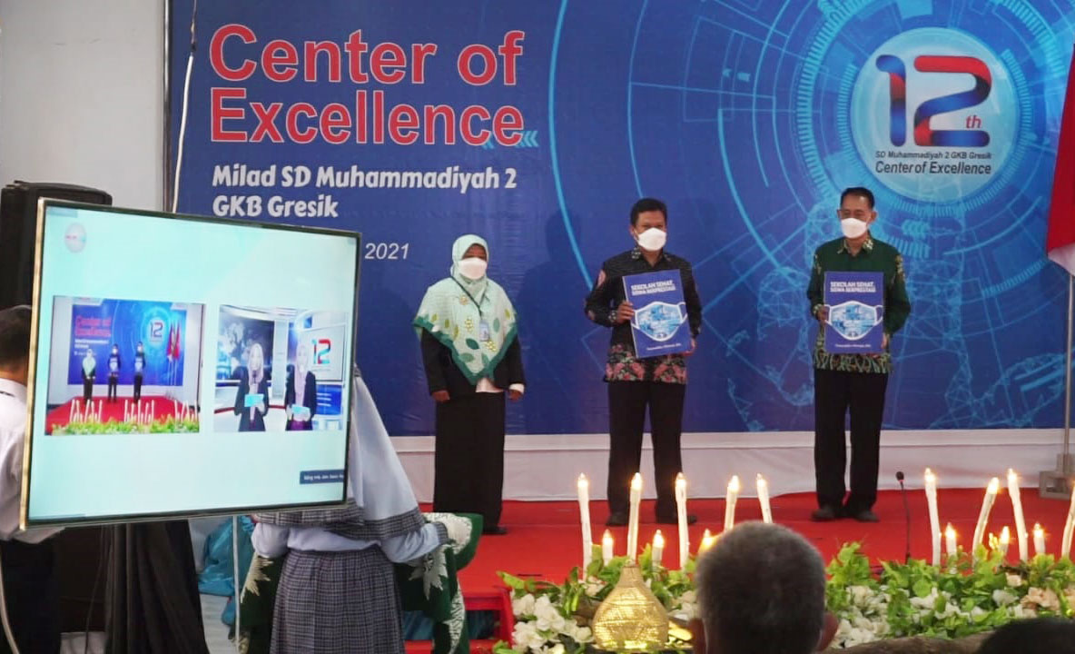 SD Berlian School saat meluncurkan buku kiat jadi sekolah sehat nasional. foto: ist.