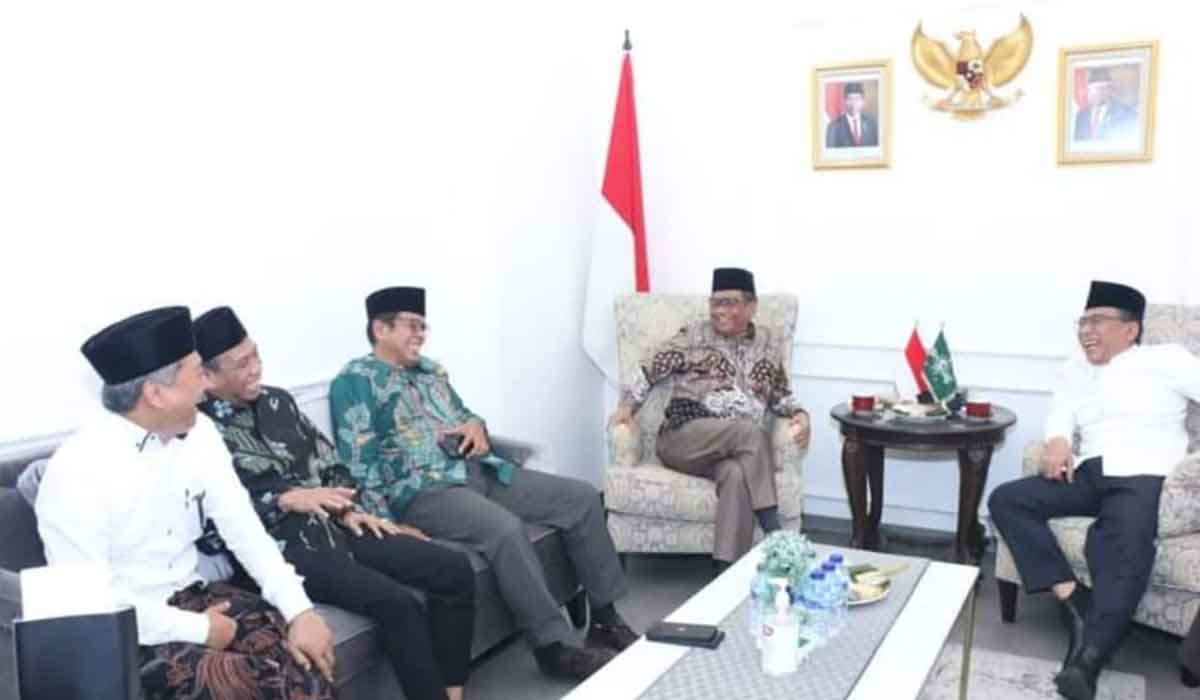 Menkopolhukam Bertemu Ketum PBNU, Gus Yahya: Meskipun MD, Mahfud Kader NU
