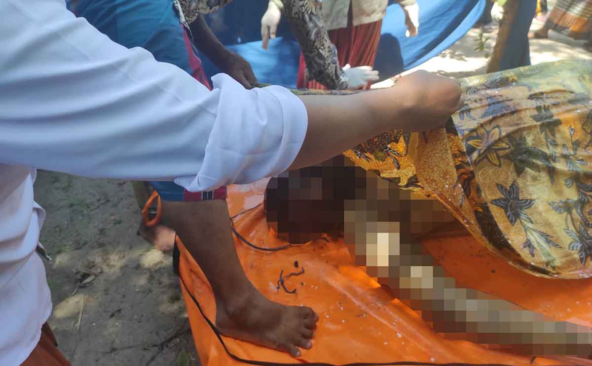 Nelayan dari Desa/Kecamatan Modung, Bangkalan, yang sempat hilang selama 3 hari ditemukan tewas tersangkut pohon bakau.