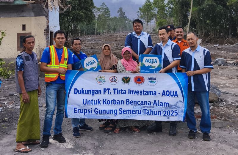PT Tirta Investama Pasuruan Salurkan Bantuan Air Minum untuk Korban Erupsi Semeru