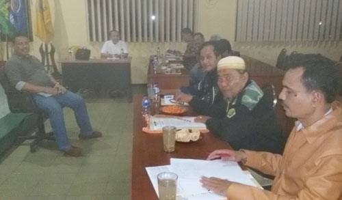 alah satu pendaftar di KSB yang mengikuti tes wawancara tertutup. foto : int