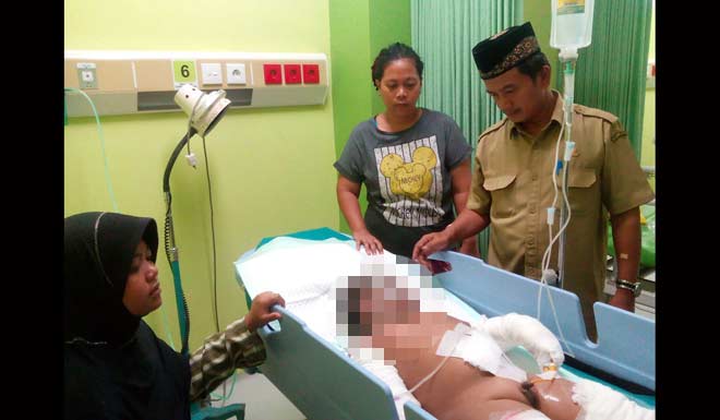Kondisi korban saat dirawat di RS. foto: SYUHUD/ BANGSAONLINE