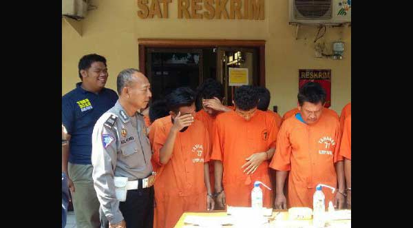 Tiga warga Ploso yang ditangkap bawa sabu.
