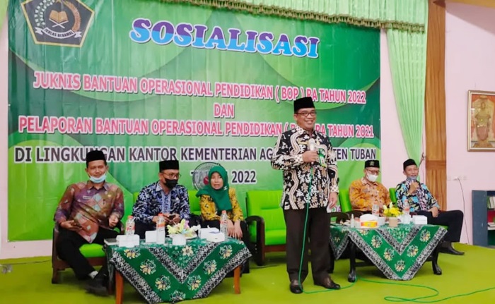 Kepala Kantor Kementerian Agama Kabupaten Tuban, Sahid saat menyosialisasi Petunjuk Teknis (Juknis) Bantuan Operasional Pendidikan (BOP) RA tahun 2022.