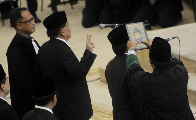 Ilustrasi sumpah jabatan. foto: forumkeadilan
