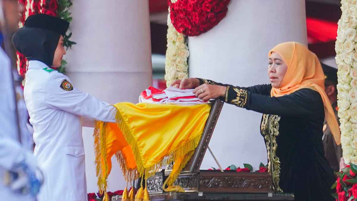 Gubernur Khofifah saat peringatan HUT ke-80 RI.
