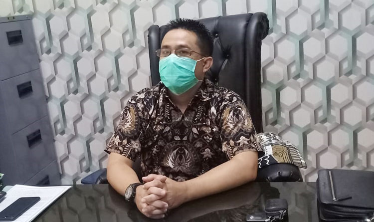 Kasi Intel Idham Kholid saat ditemui di ruang kerjanya.?