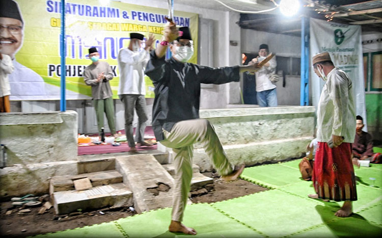 Dinobatkan Sebagai Warga Kehormatan Silat Mancilan, Gus Ipul: Harus Jadi Icon Kota Pasuruan