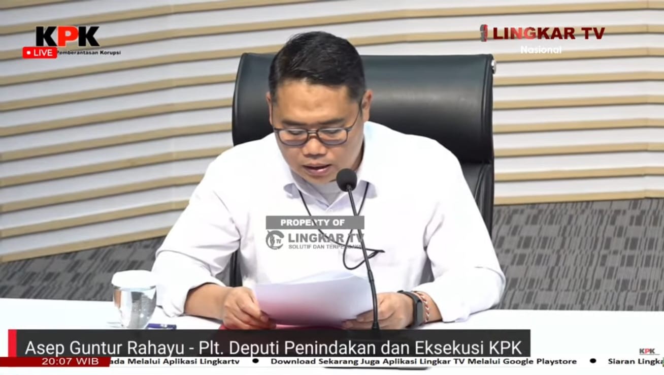  Plt Deputi Penindakan dan Eksekusi KPK saat menyampaikan rilis hasil OTT Wali Kota Madiun