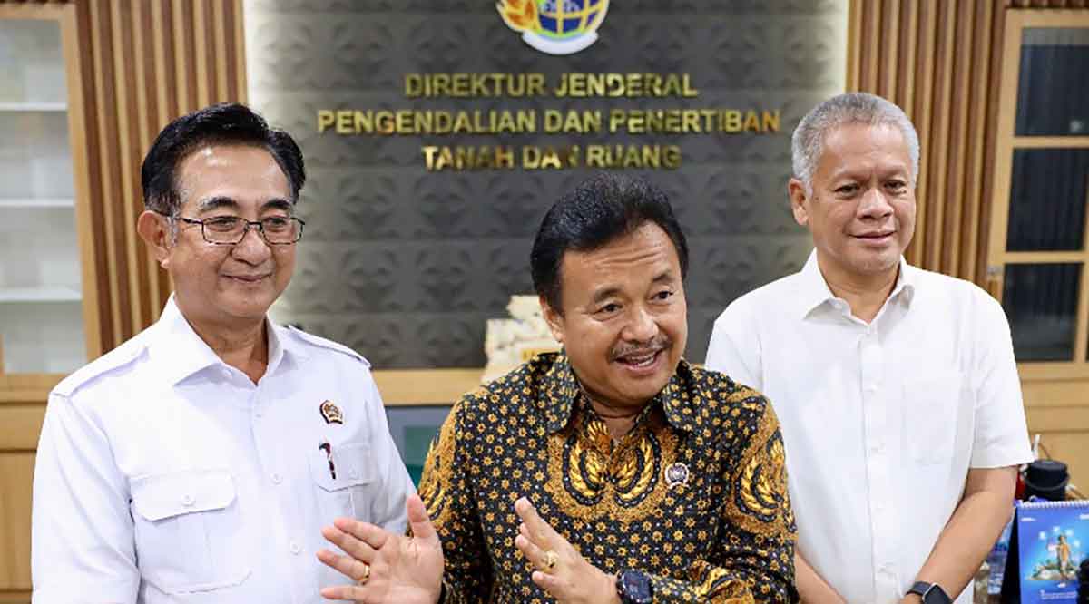 Dirjen PPTR Kementerian ATR/BPN, Jonahar, saat memberi keterangan ke awak media.