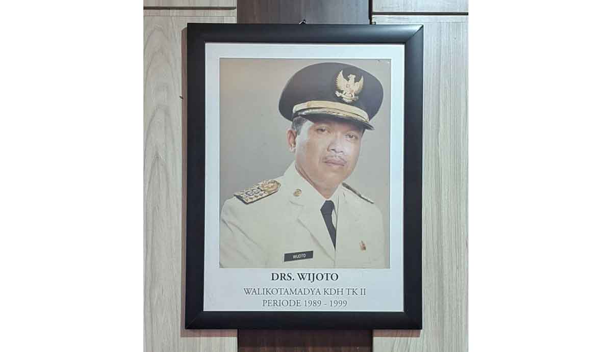 Wali Kota Madya Kediri, Wijoto, semasa hidup. 