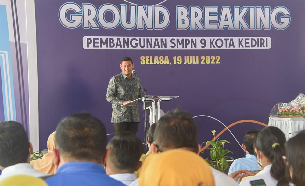 Wali Kota Kediri Abdullah Abu Bakar saat memberi sambutan. Foto: Ist.
