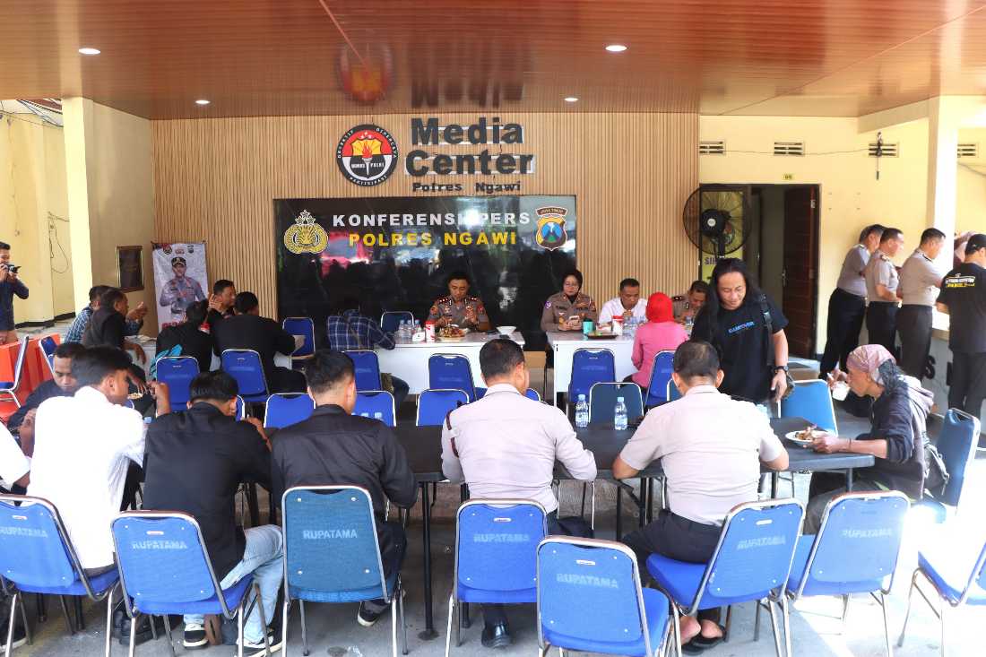 Suasana ramah tamah kegiatan "Piramida" Polres Ngawi