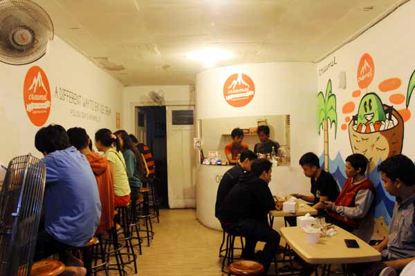 suasana di gerai ice cream. jadi kepingin nih. foto: luckman hakim/BANGSAONLINE