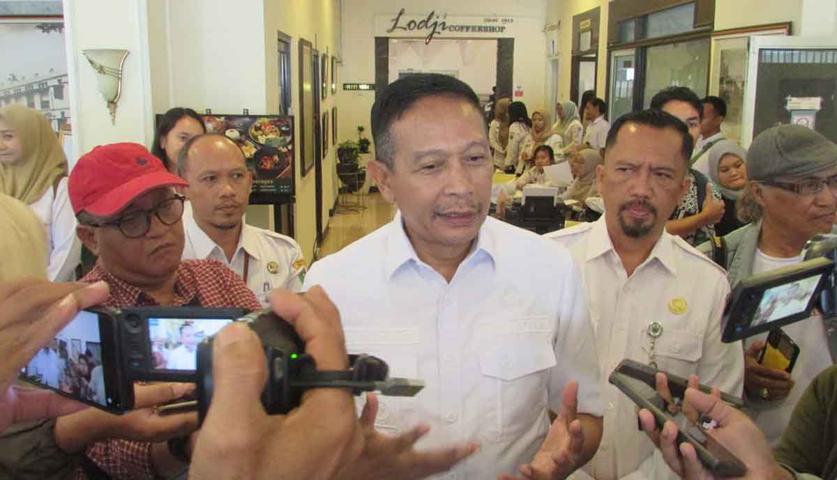 Wali Kota Malang saat memberi keterangan ke awak media.