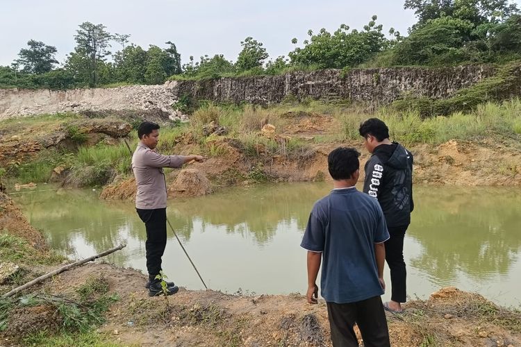 Polsek Bungah saat melakukan olah TKP