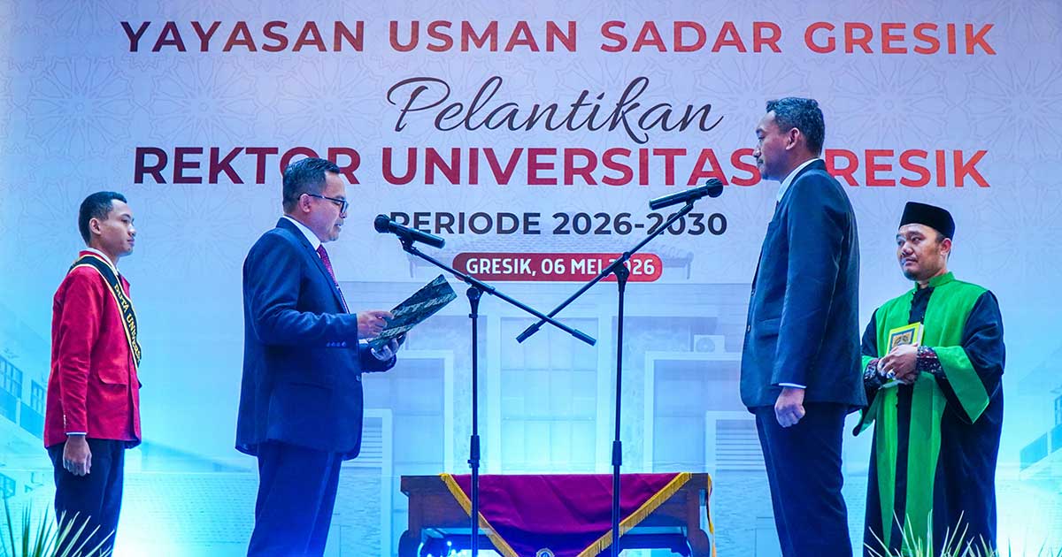 Rian Pramana Suwandi (kanan) saat dikukuhkan menjadi Rektor Unigres 2026-2030. Foto: Ist