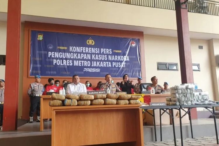 Modus Baru dalam Transaksi Narkoba, Polres Jakpus Gagalkan Peredaran Susu Ganja. Foto: Ist