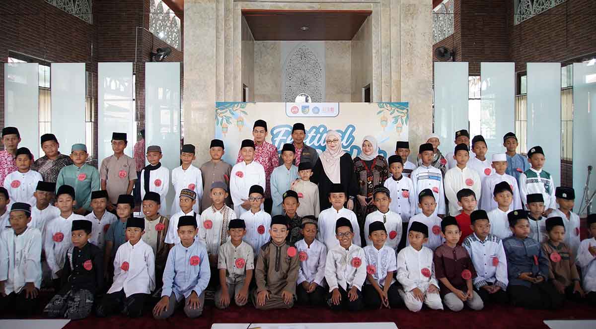 Ketua TP PKK Kabupaten Kediri di Festival Anak Sholeh.