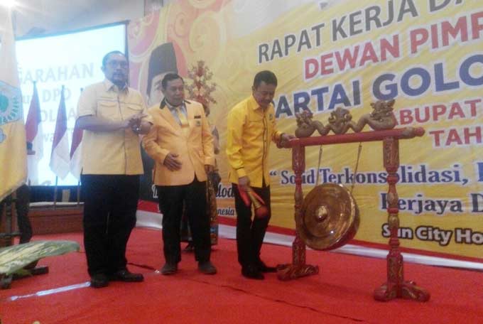 Buka Rakerda di Sidoarjo, Ketua Golkar Jatim Minta Kader Tak Berebut Jabatan