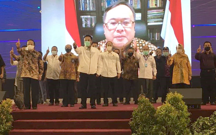 Menristek/BRIN Launching Robot KECE Generasi-2 Karya Mahasiswa Unesa